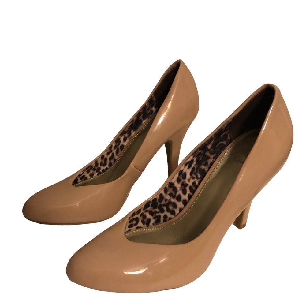 Fergalicious sammi nude / tan patent high heels Almond toe shoes